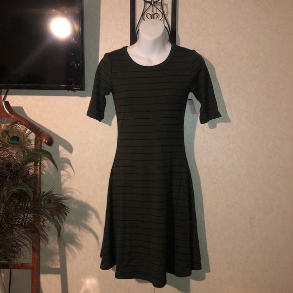 Old Navy Ribbed Olive Stripe Dress - Picture 5 of 6
